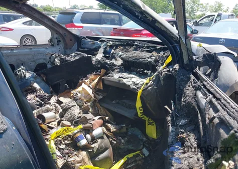 2021 Chevrolet Equinox Awd Lt из США, поврежденный, VIN 2GNAXUEV2M6137621